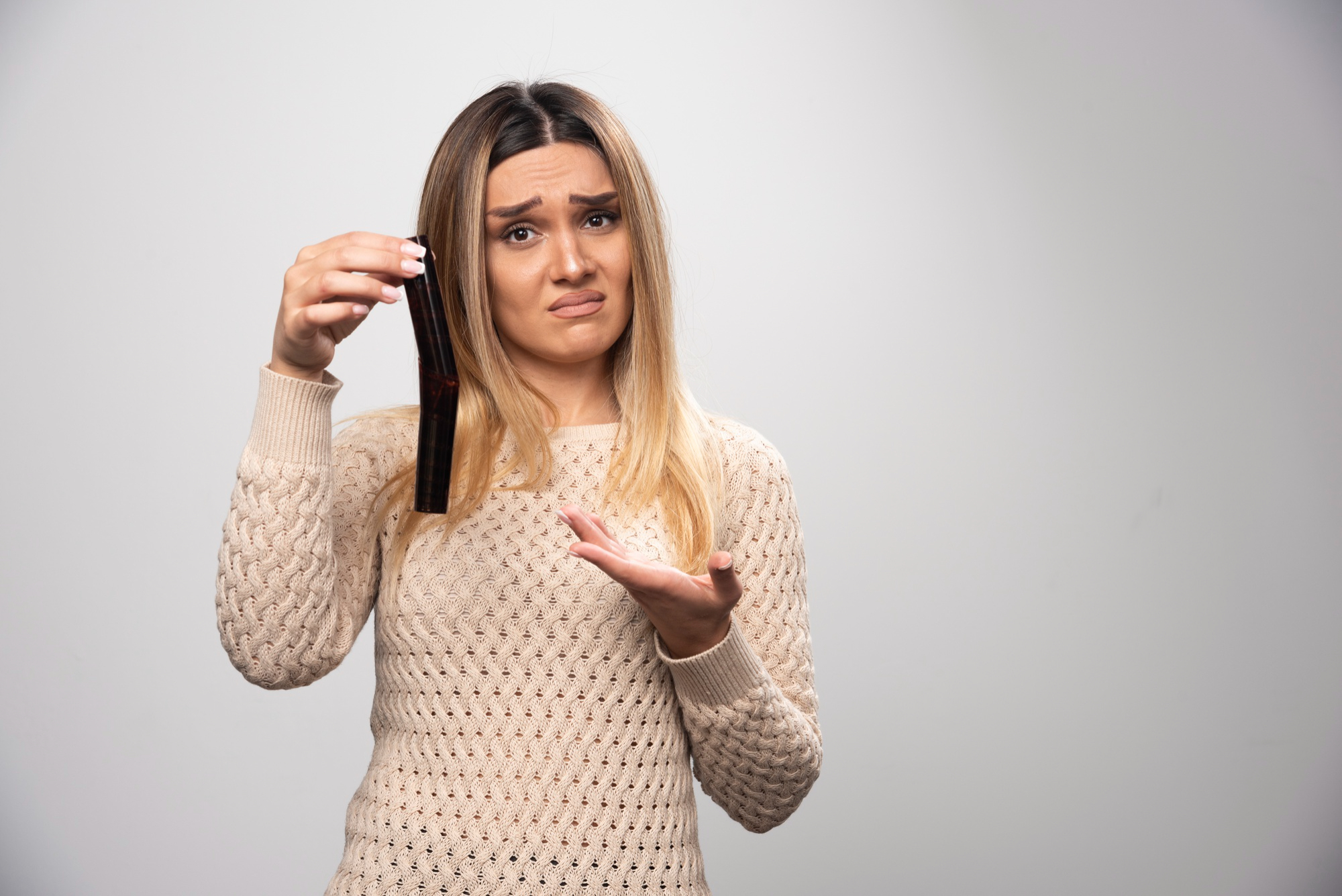 Hair Fall Reason – Complete Guide to Causes, Prevention, and Solutions